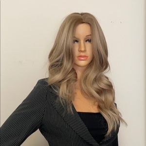 Light brown wig bronde balayage ash blonde beach waves 18-20” NWT